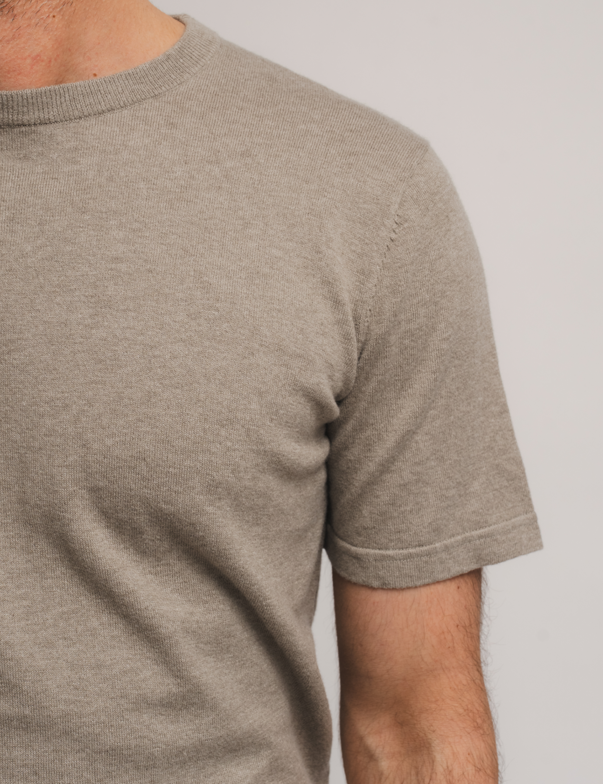 Stickad T-shirt - Grå