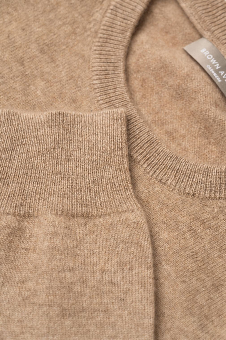 O-Neck Cashmere Sweater - Light Taupe